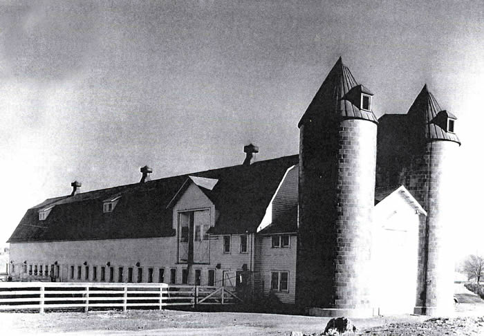 BARNCIRCA1940 50SFROMSTEVEDRAGONETTE